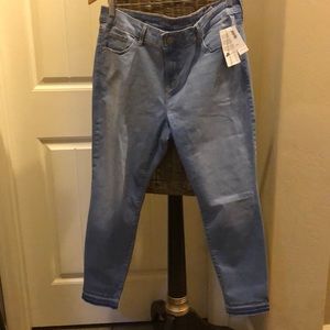 NWT women’s old navy Rockstar jeans